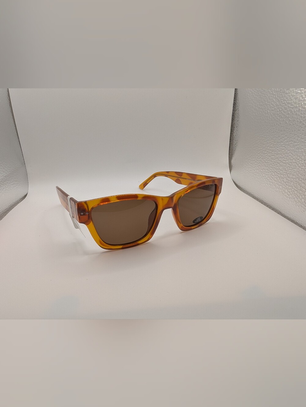 NWT Privé Revaux The Alton Polarized Tortoiseshell Sunglasses